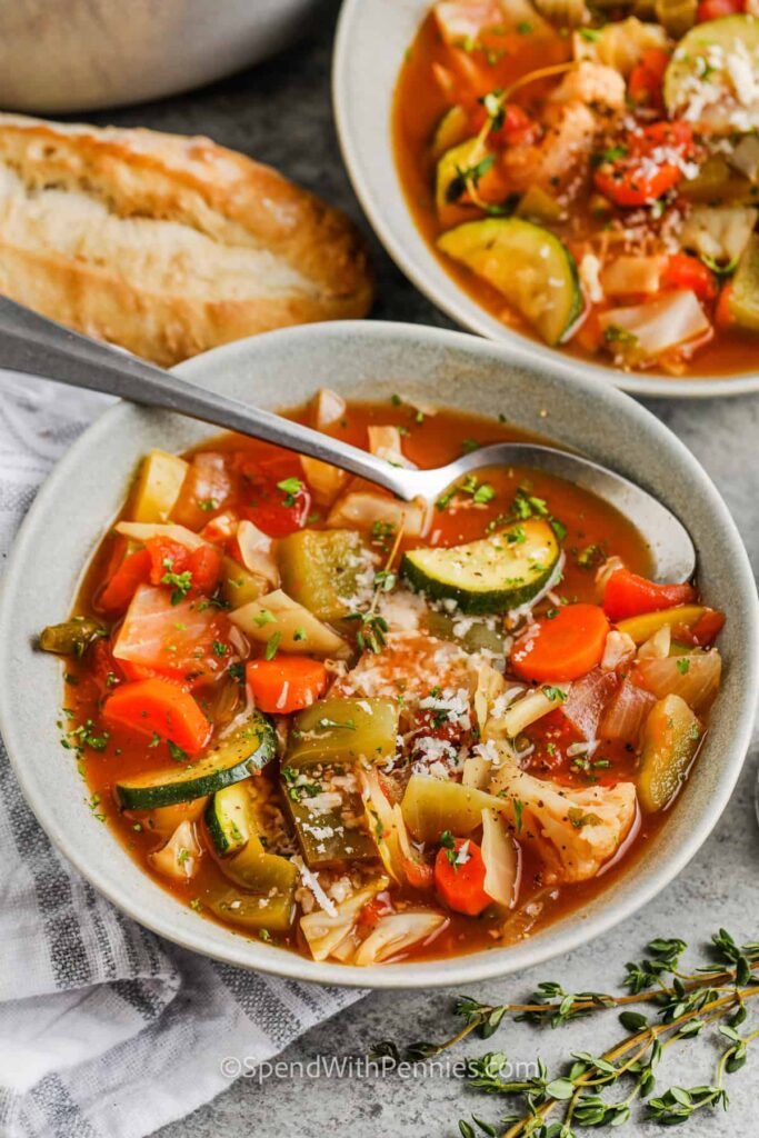 10 Delicious Vegetable Soups for Weight Loss